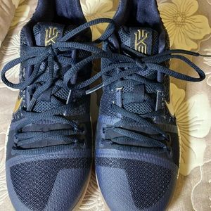 Nike Kyrie 3 `Obsidian’ Metallic Gold